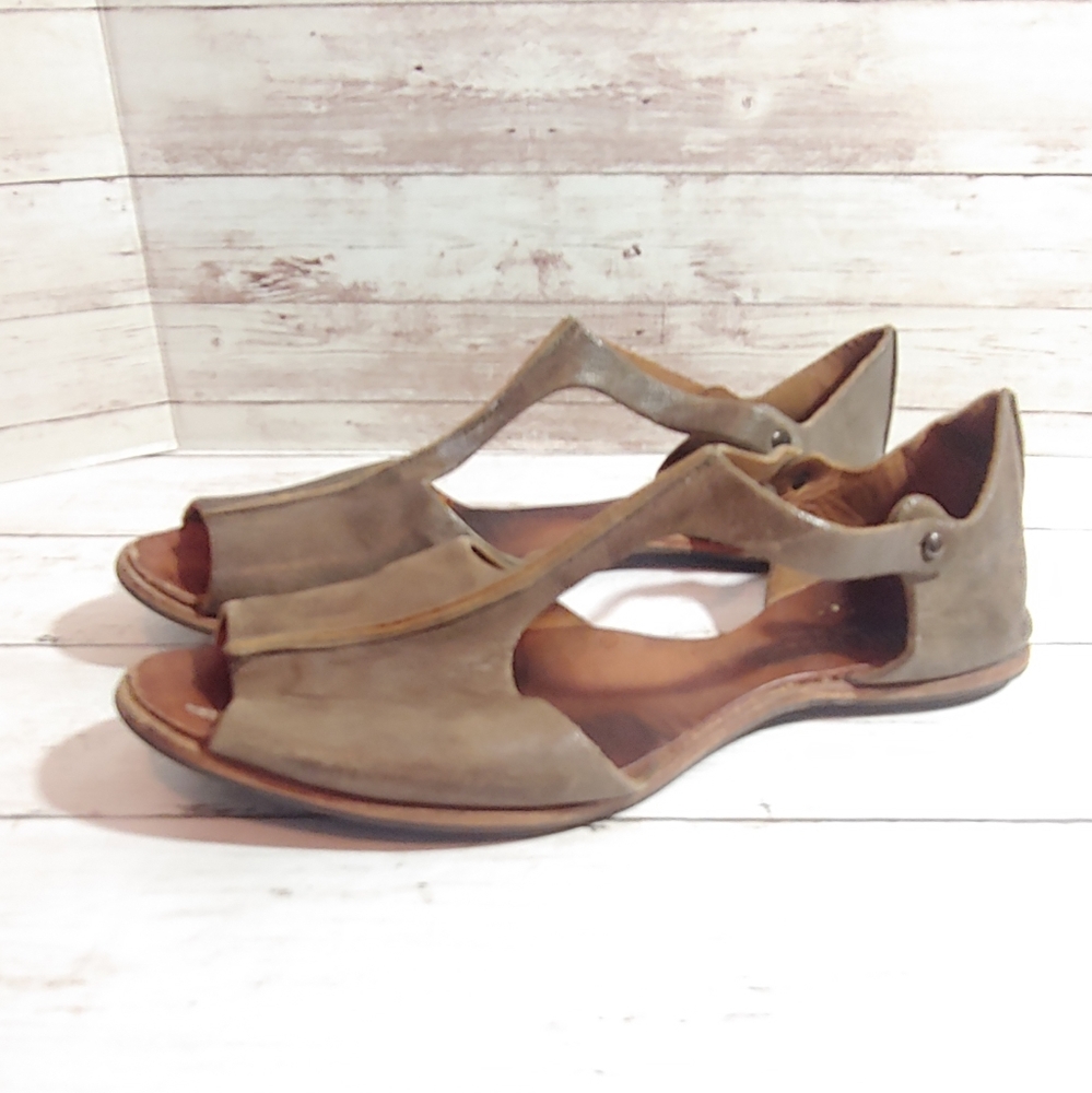 Cydwoq cliff dweller handmade leather sandals